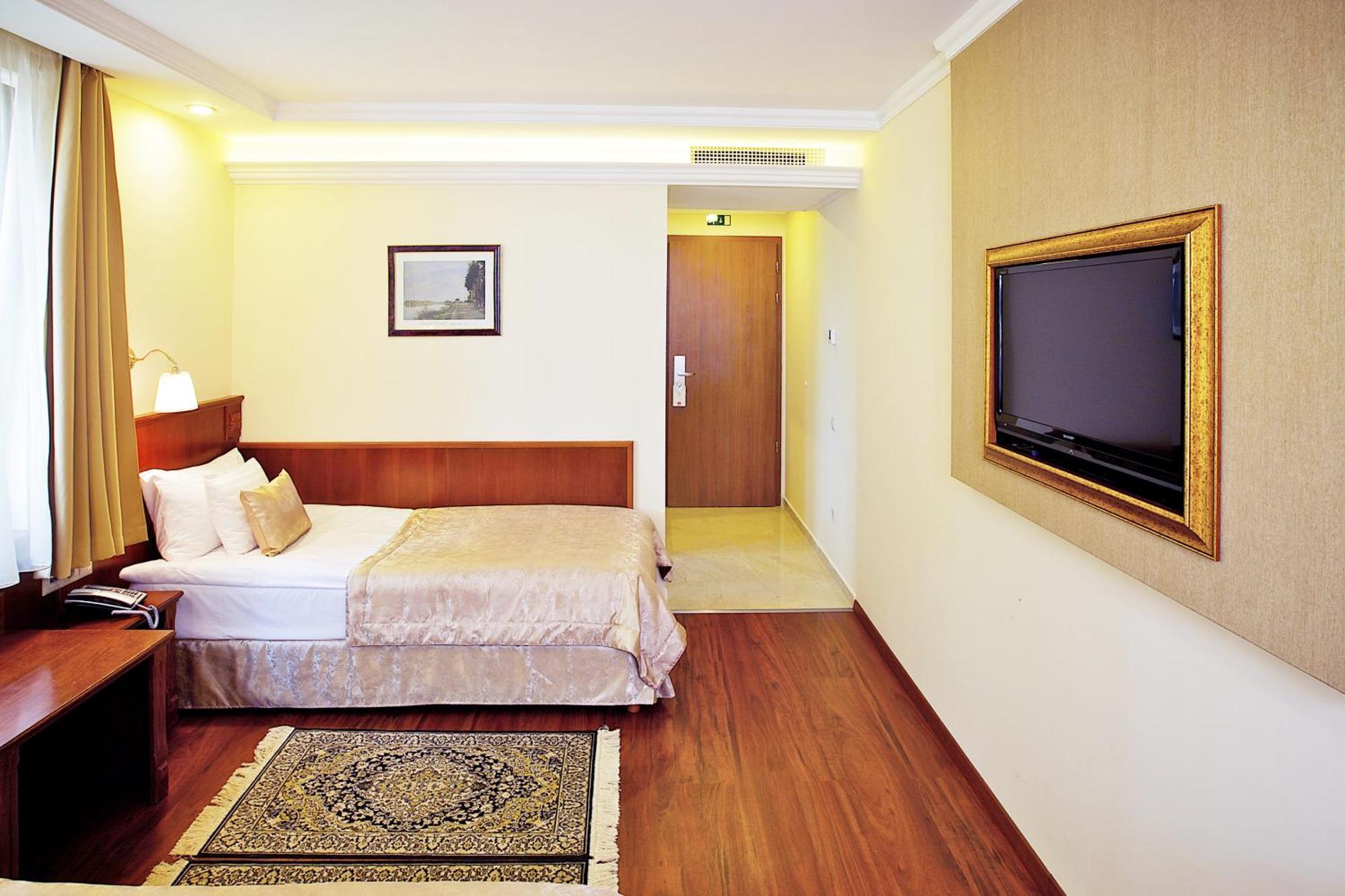 Gold Hotel Budapest Bilik gambar