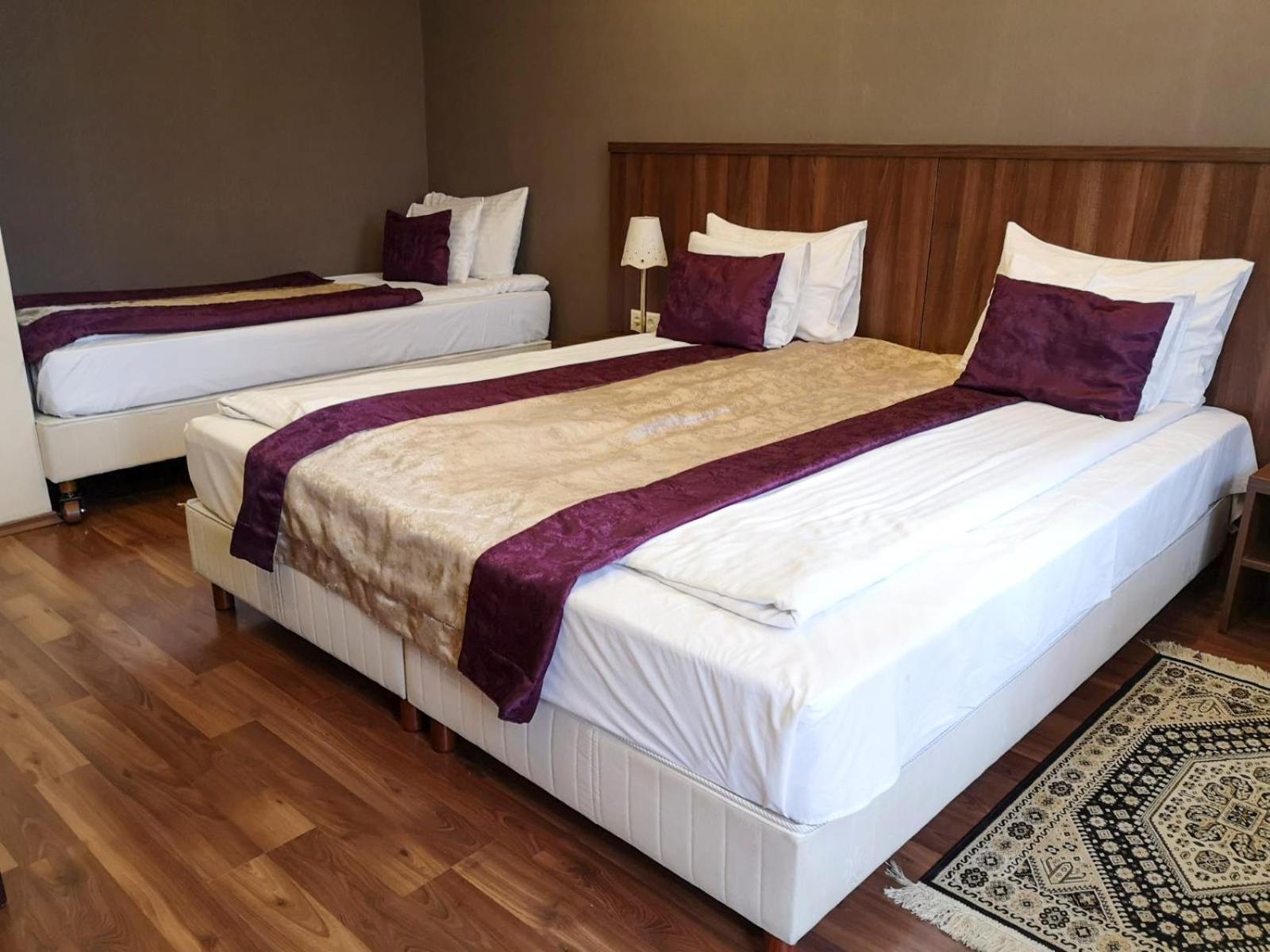 Gold Hotel Budapest Bilik gambar