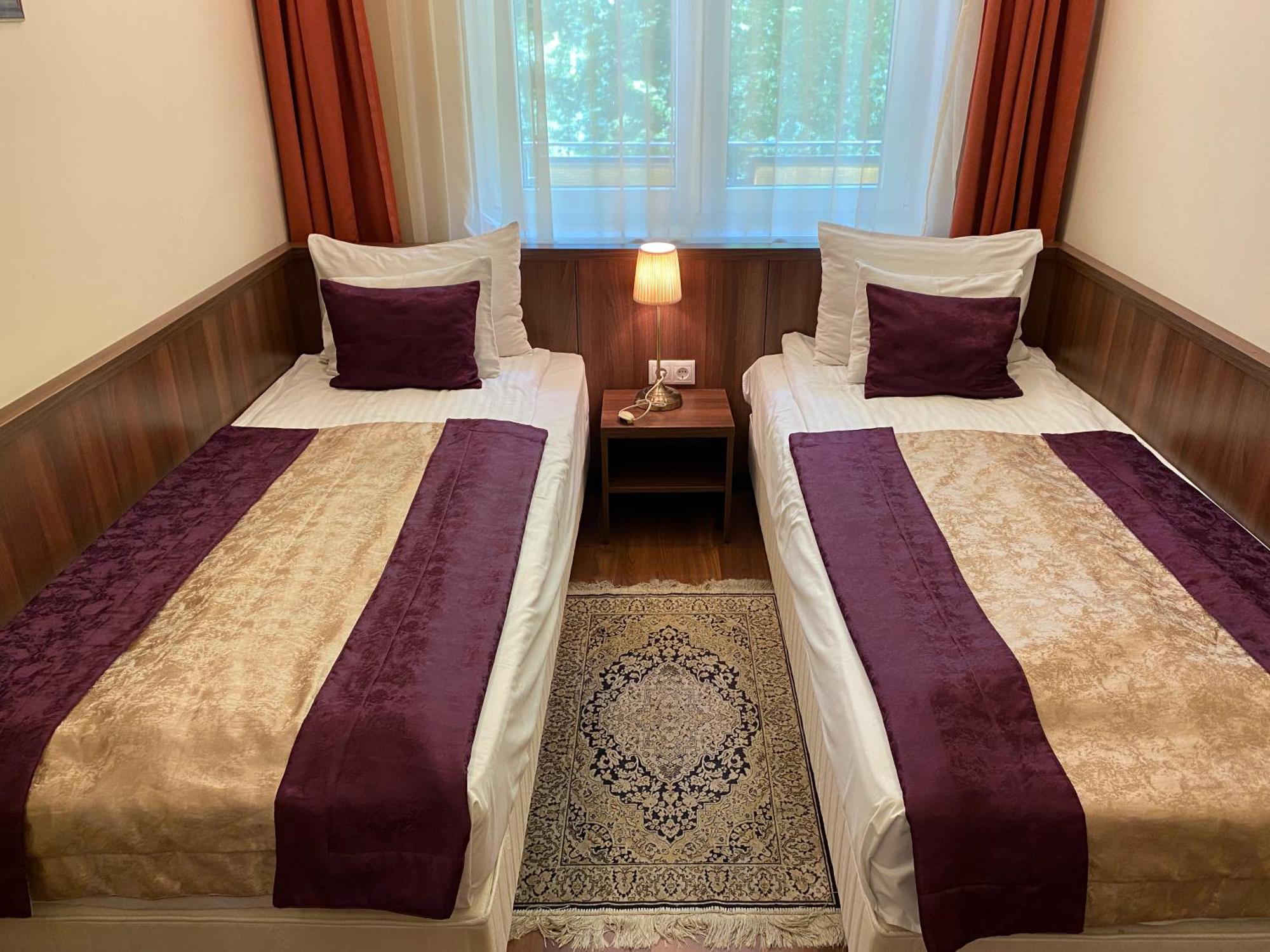 Gold Hotel Budapest Bilik gambar