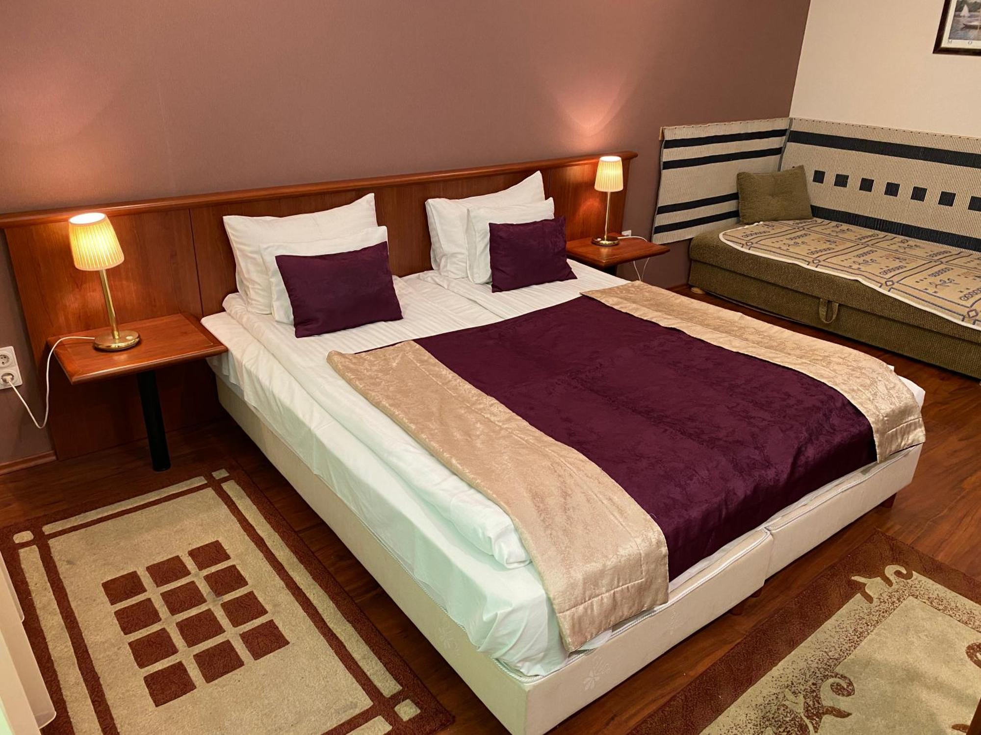 Gold Hotel Budapest Bilik gambar
