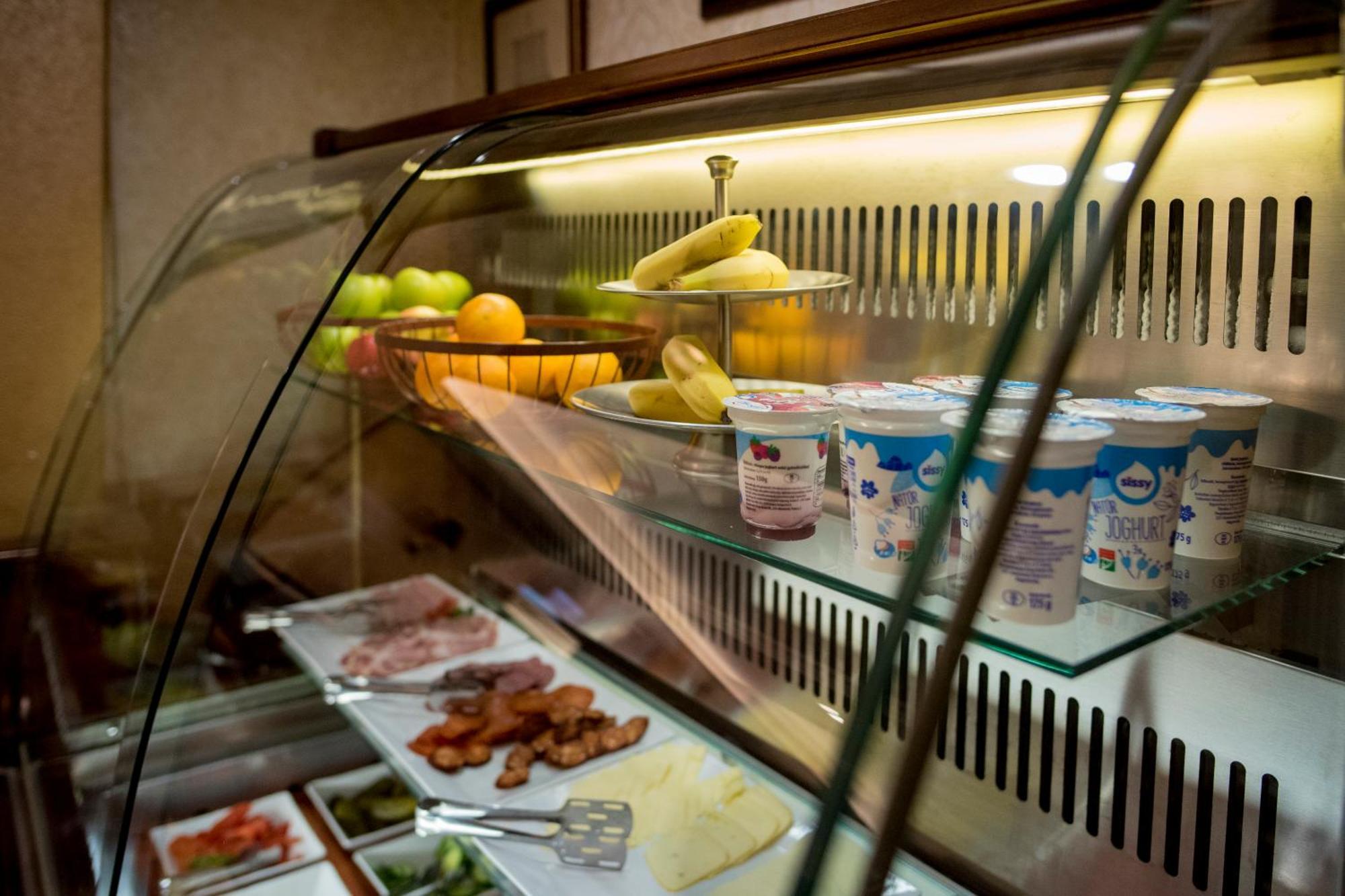 Gold Hotel Budapest Luaran gambar